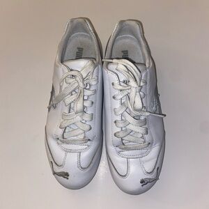 Y2K puma speedcat sneakers . White and silver Womens size 7.5